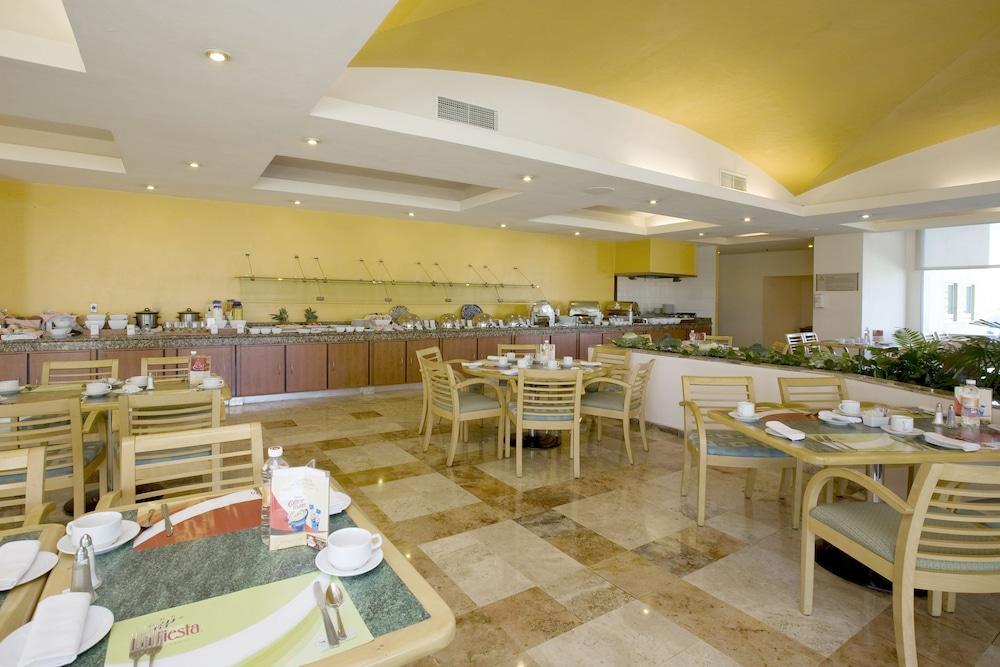 Fiesta Inn Express San Luis Potosi Oriente Exterior photo