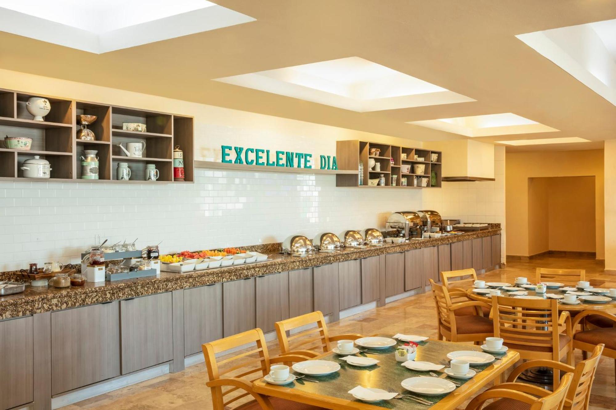 Fiesta Inn Express San Luis Potosi Oriente Exterior photo