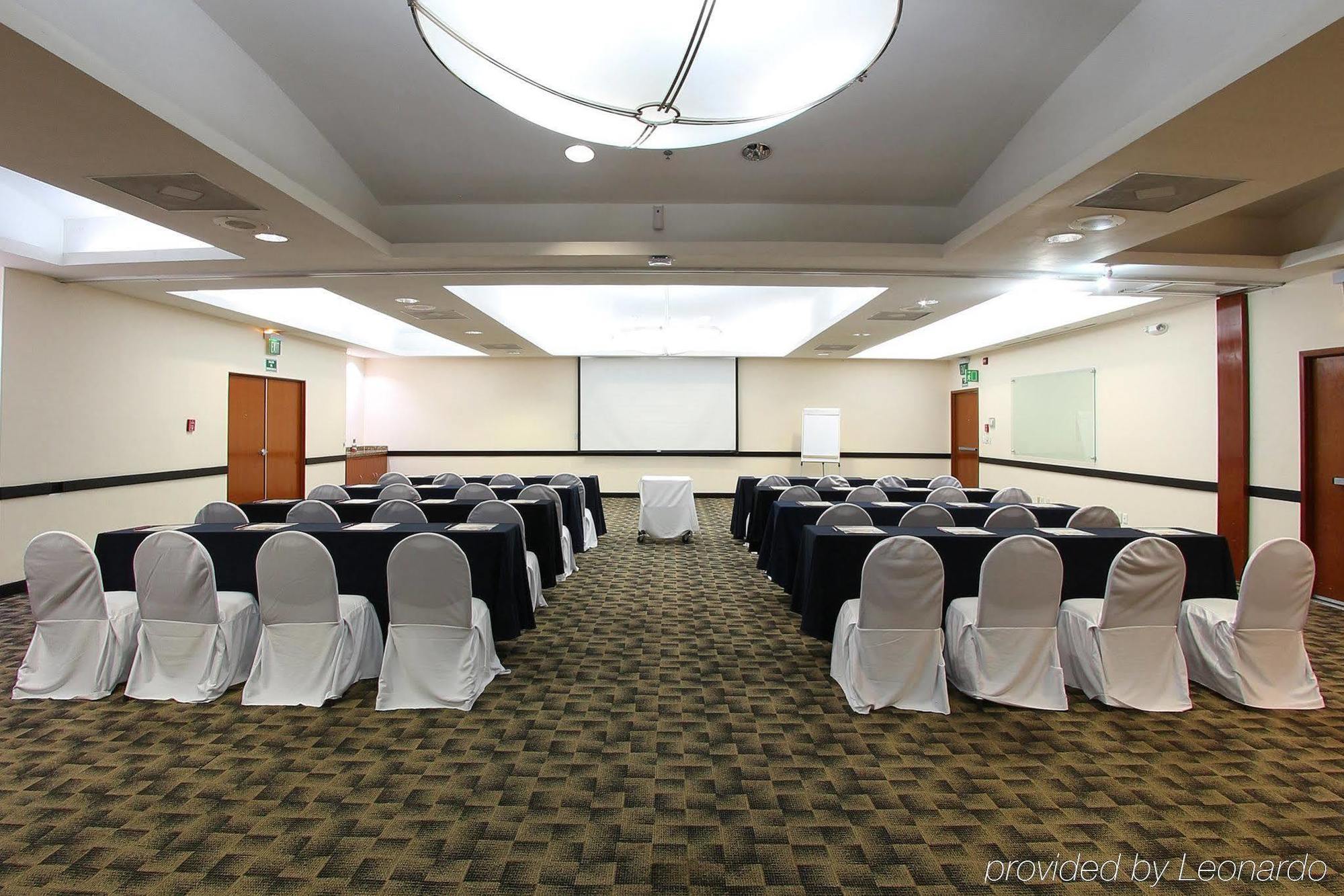 Fiesta Inn Express San Luis Potosi Oriente Exterior photo