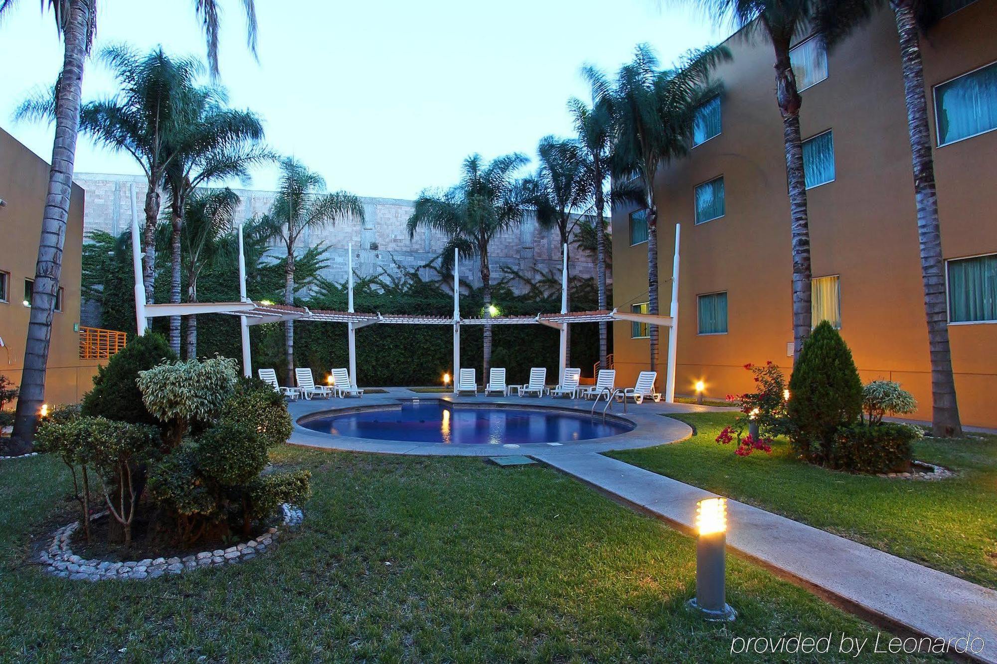 Fiesta Inn Express San Luis Potosi Oriente Exterior photo