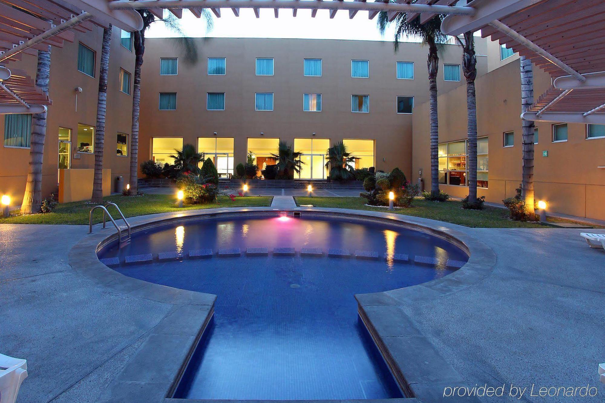 Fiesta Inn Express San Luis Potosi Oriente Exterior photo