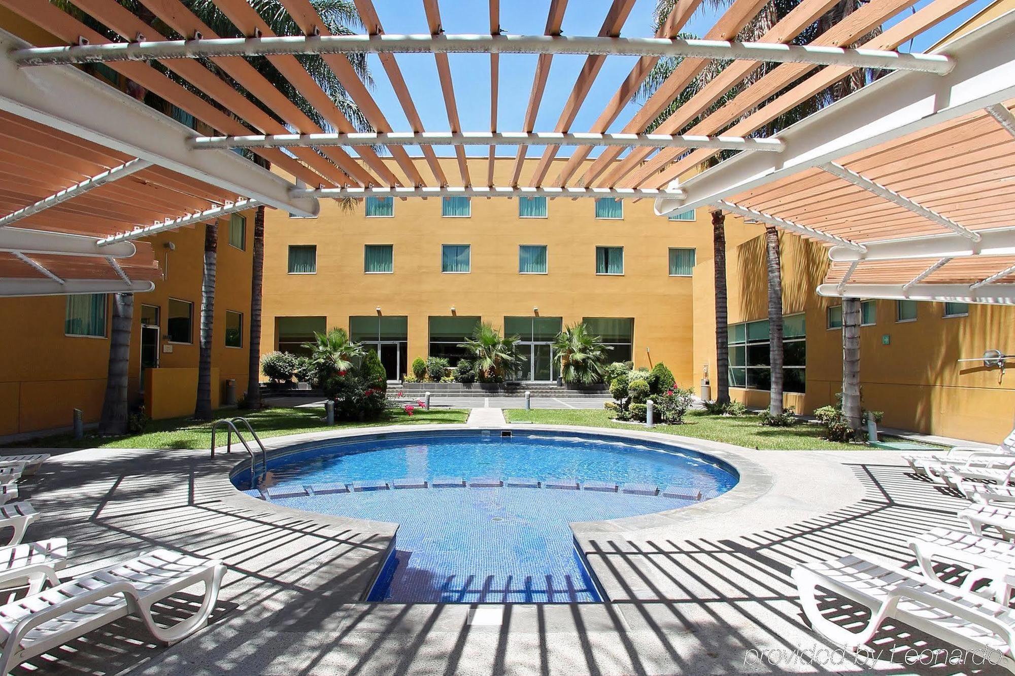 Fiesta Inn Express San Luis Potosi Oriente Exterior photo